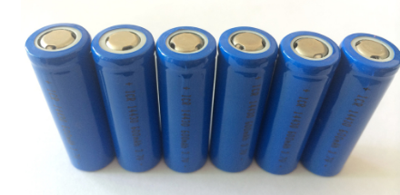 圓筒電池自動貼絕緣片設(shè)備